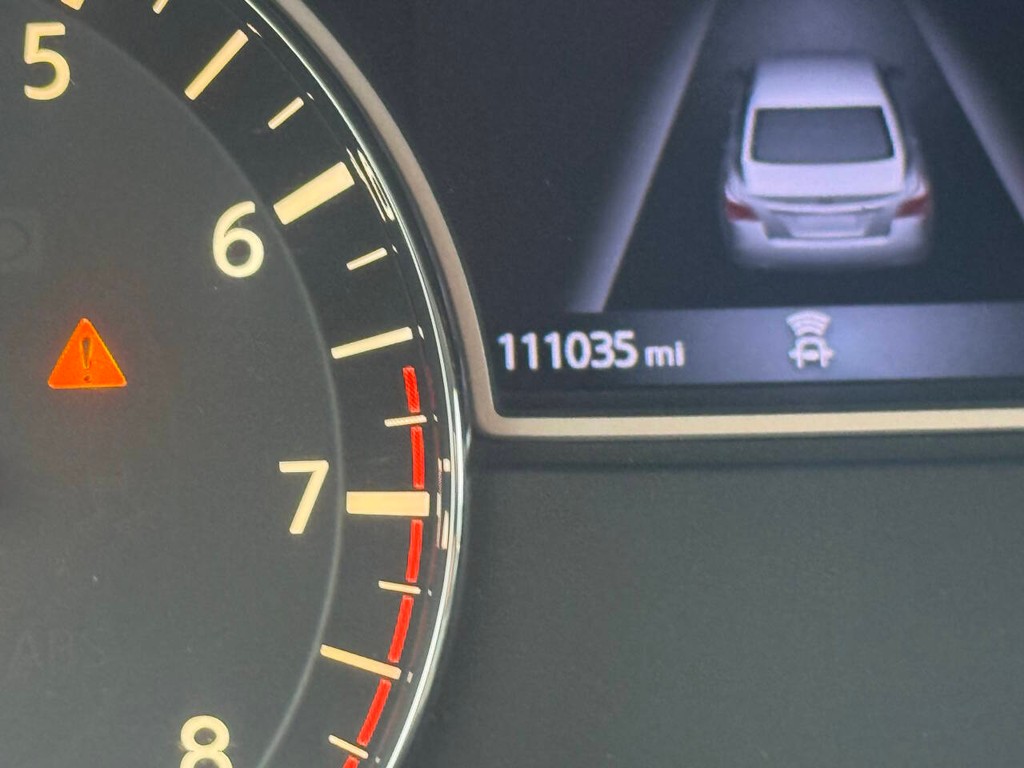Nissan Altima Vehicle Full-screen Gallery Image 31