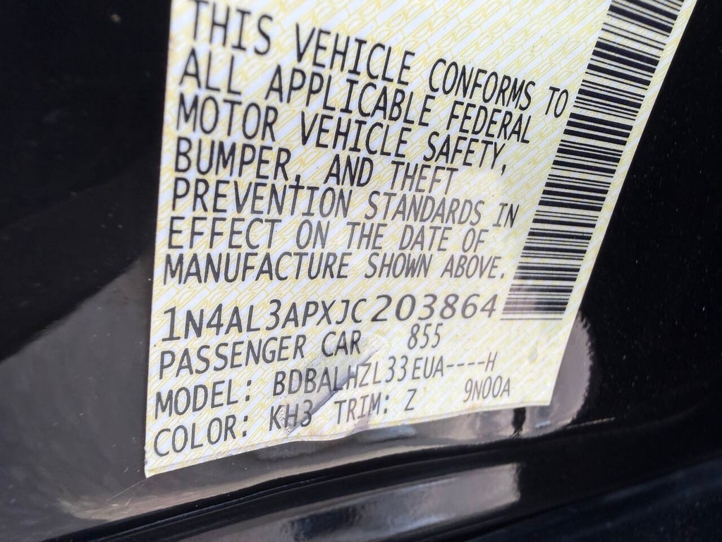 Nissan Altima Vehicle Full-screen Gallery Image 32