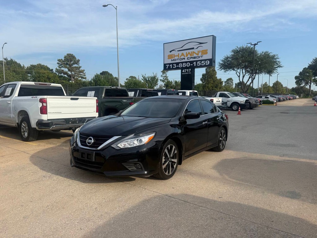Nissan Altima Vehicle Full-screen Gallery Image 40
