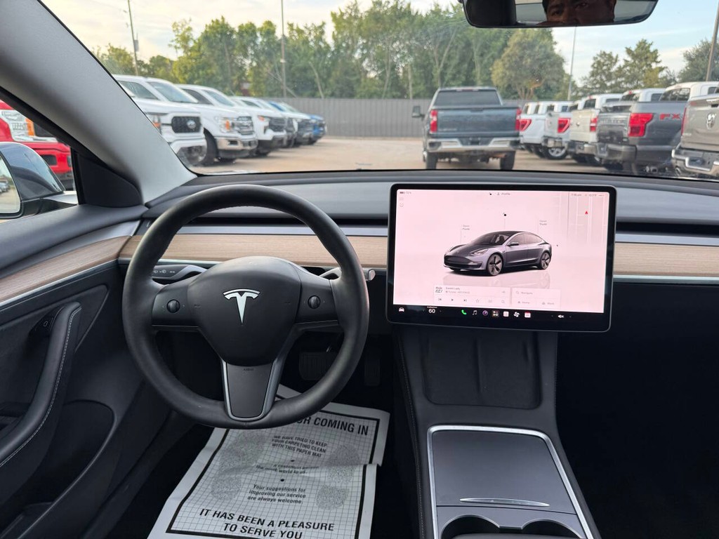 Tesla Model 3 Vehicle Full-screen Gallery Image 21