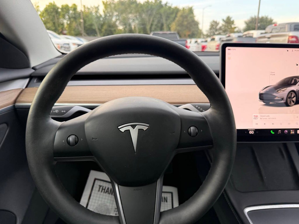 Tesla Model 3 Vehicle Full-screen Gallery Image 23