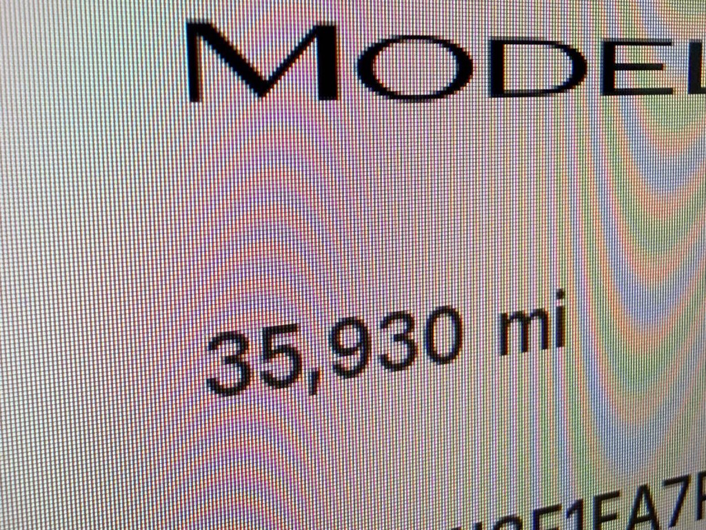 Tesla Model 3 Vehicle Full-screen Gallery Image 29