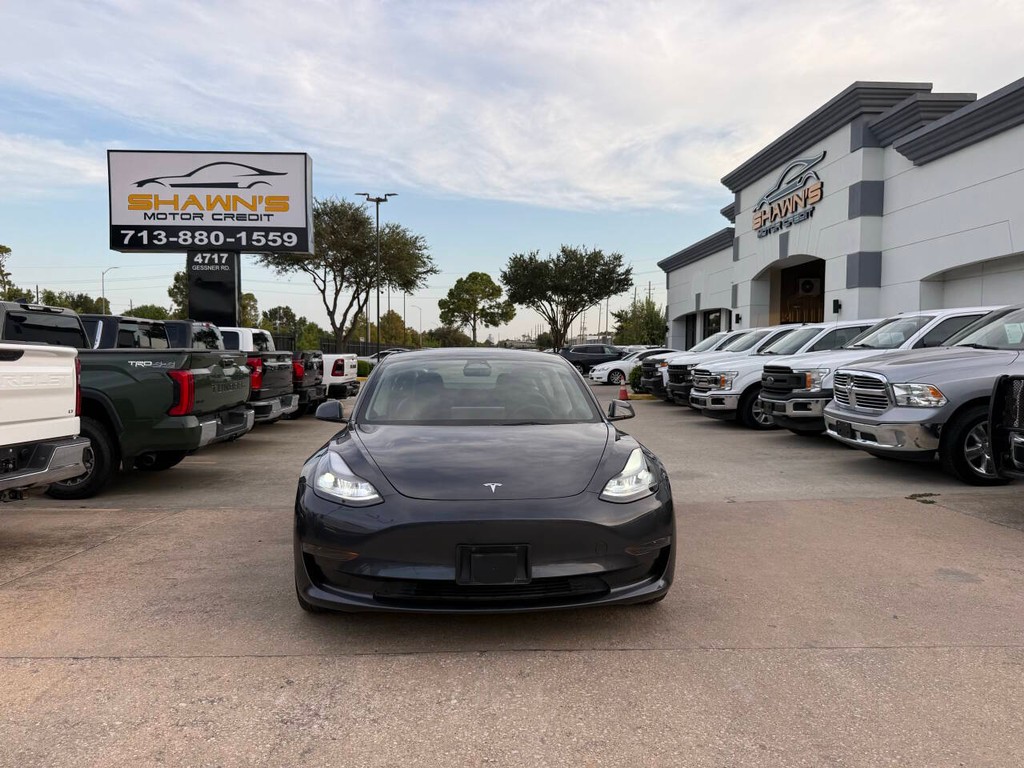 Tesla Model 3 Vehicle Full-screen Gallery Image 36
