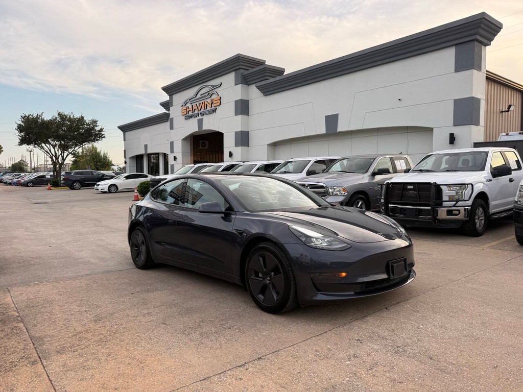 Tesla Model 3 Vehicle Full-screen Gallery Image 37
