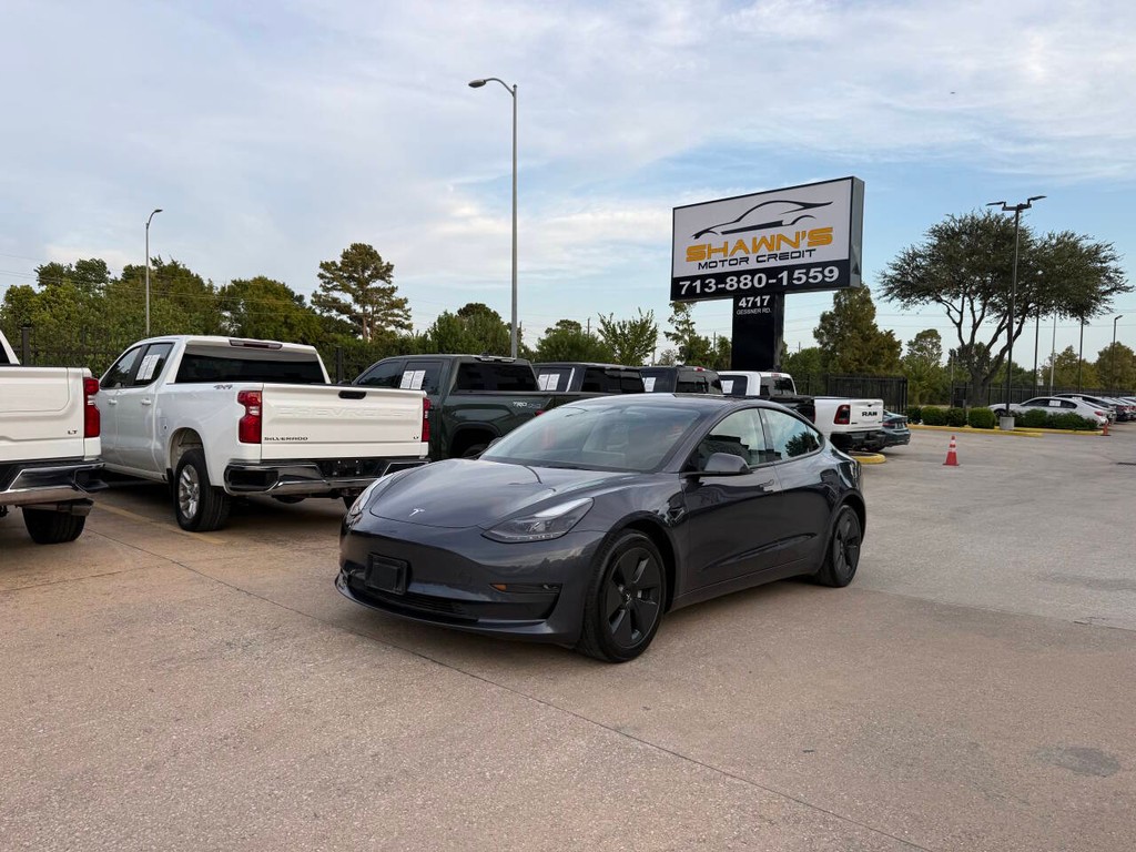 Tesla Model 3 Vehicle Full-screen Gallery Image 38