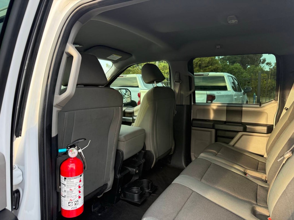 Ford F-150 Vehicle Full-screen Gallery Image 11