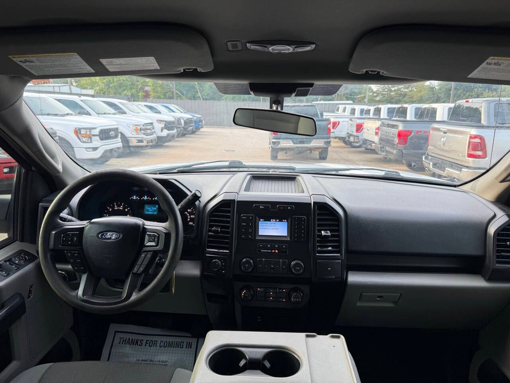 Ford F-150 Vehicle Full-screen Gallery Image 16