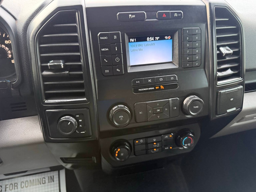 Ford F-150 Vehicle Full-screen Gallery Image 25