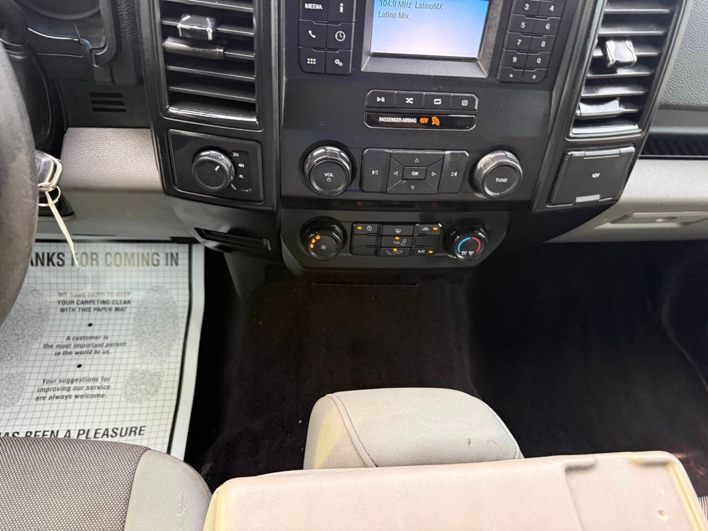 Ford F-150 Vehicle Full-screen Gallery Image 28