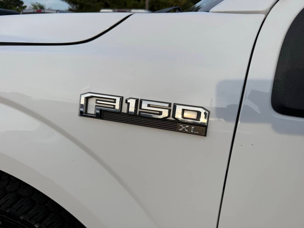 Ford F-150 Vehicle Full-screen Gallery Image 35