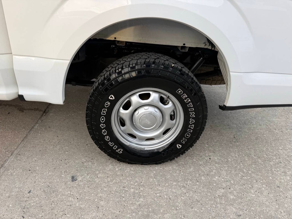 Ford F-150 Vehicle Full-screen Gallery Image 38