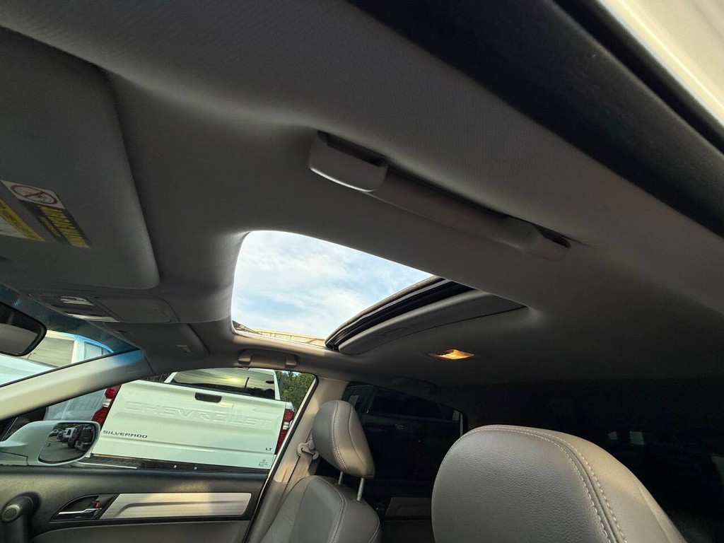 Honda CR-V Vehicle Full-screen Gallery Image 30