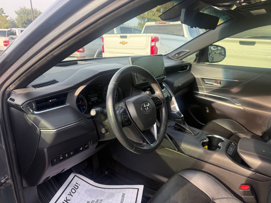 Toyota Venza Vehicle Full-screen Gallery Image 06