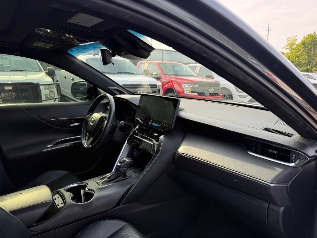 Toyota Venza Vehicle Full-screen Gallery Image 09