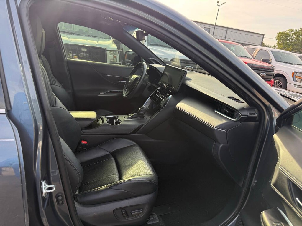 Toyota Venza Vehicle Full-screen Gallery Image 10