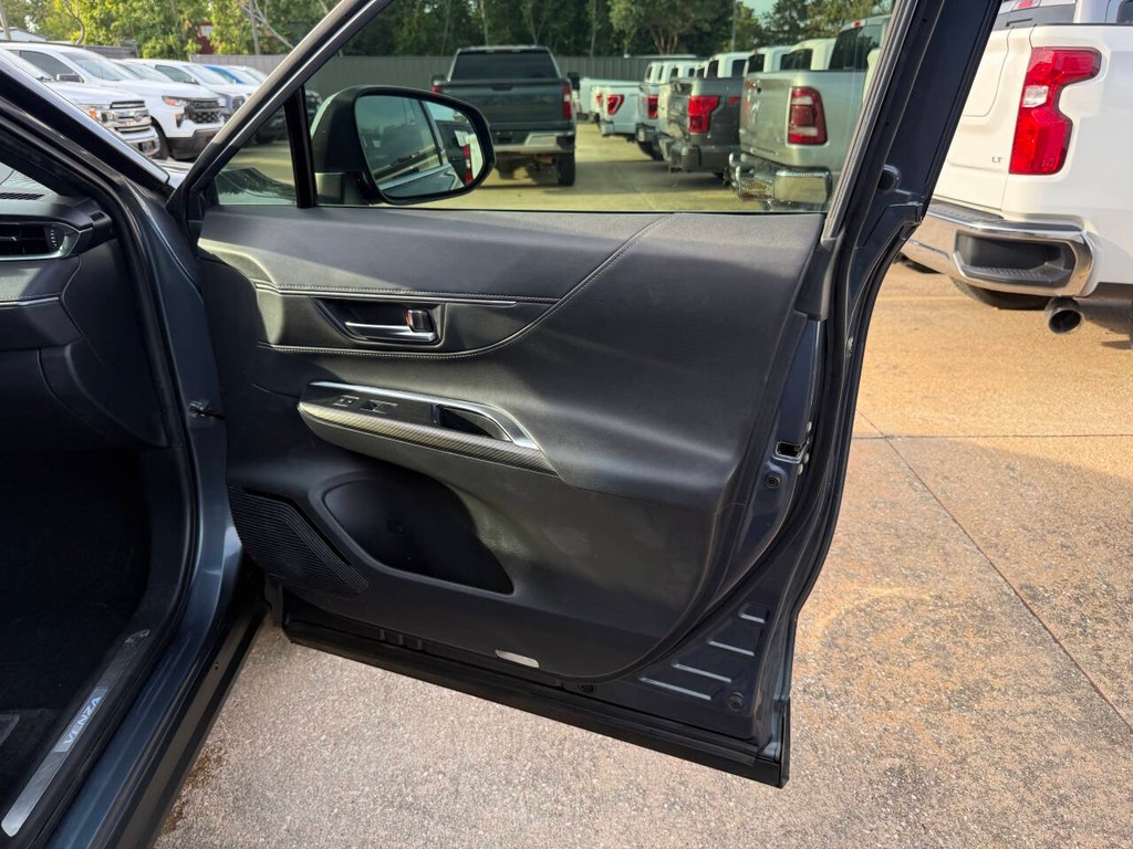Toyota Venza Vehicle Full-screen Gallery Image 11