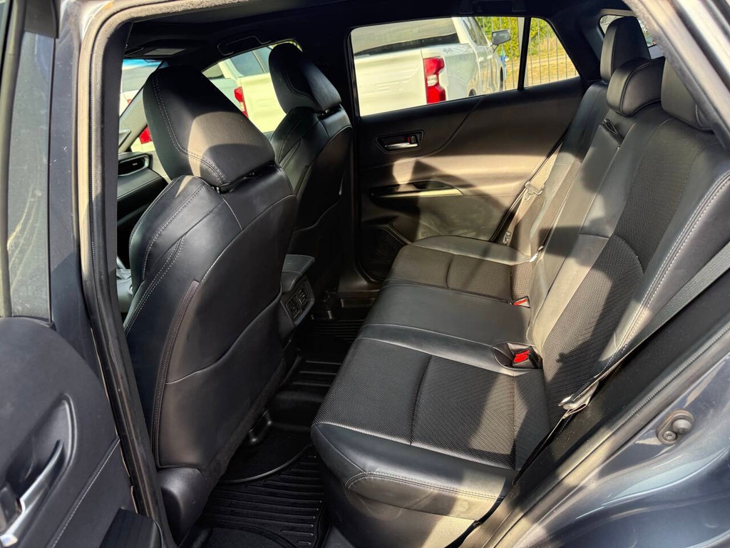 Toyota Venza Vehicle Full-screen Gallery Image 12