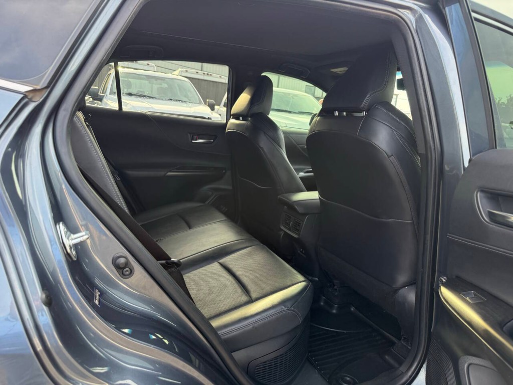 Toyota Venza Vehicle Full-screen Gallery Image 15