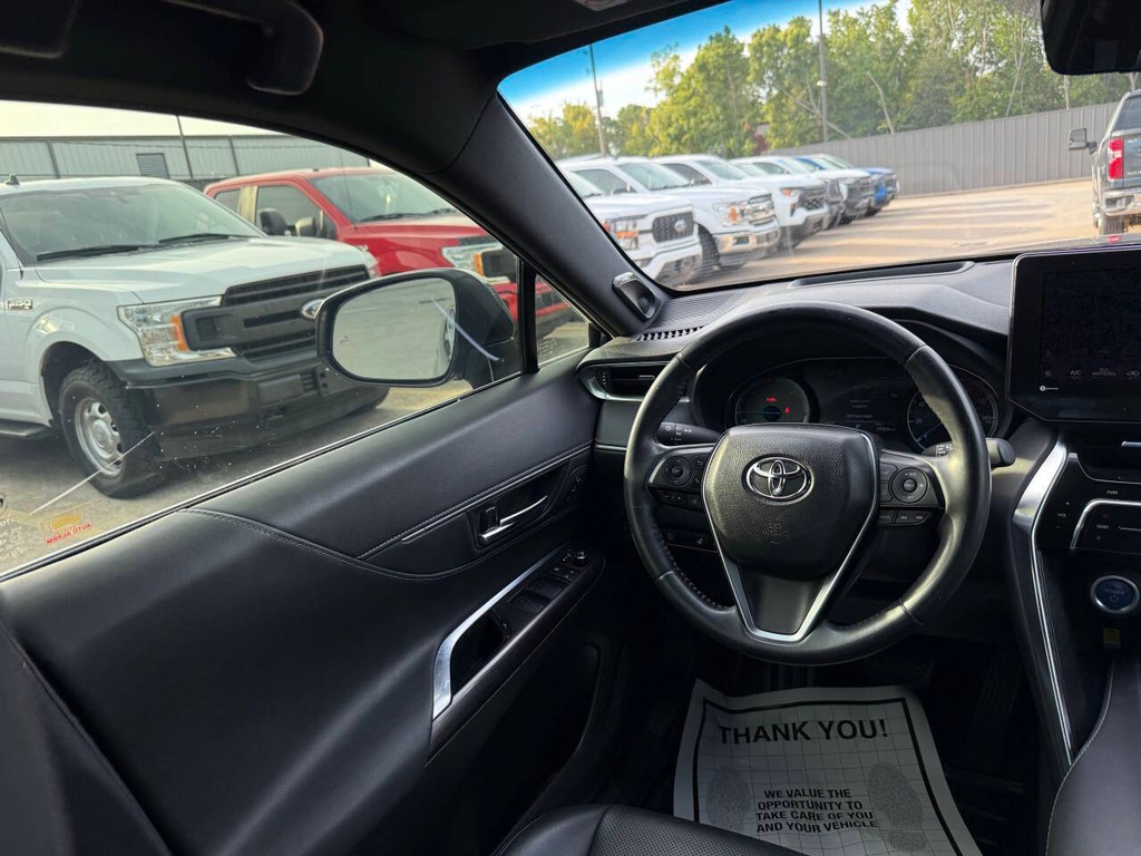 Toyota Venza Vehicle Full-screen Gallery Image 19