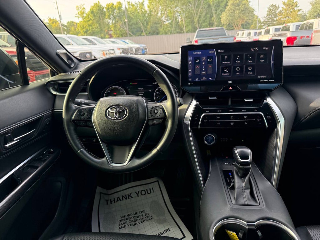 Toyota Venza Vehicle Full-screen Gallery Image 21