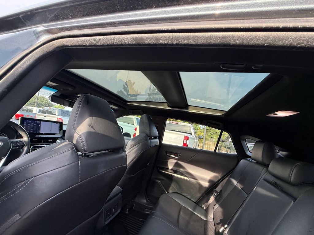 Toyota Venza Vehicle Full-screen Gallery Image 34