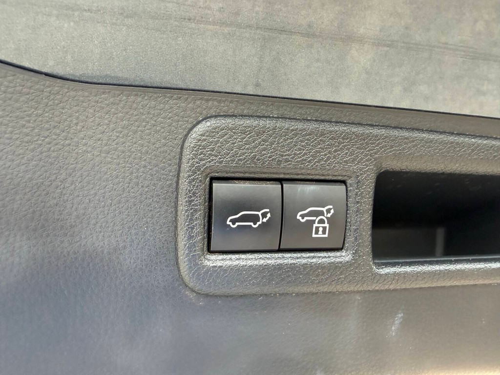 Toyota Venza Vehicle Full-screen Gallery Image 41