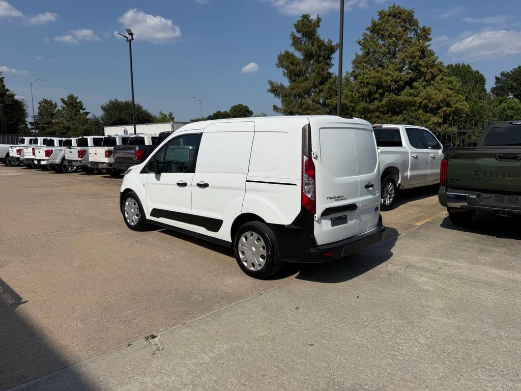 Ford Transit Connect Van Vehicle Full-screen Gallery Image 04