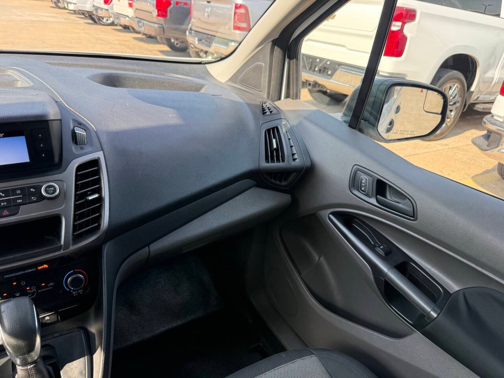 Ford Transit Connect Van Vehicle Full-screen Gallery Image 15