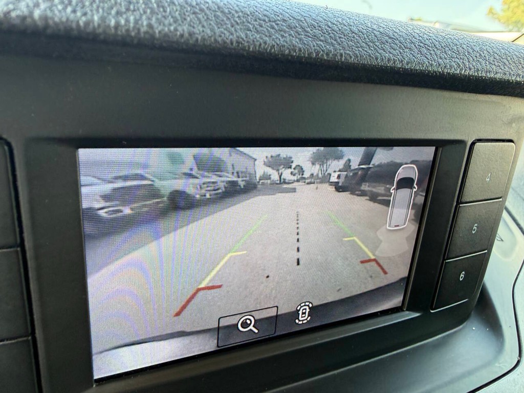 Ford Transit Connect Van Vehicle Full-screen Gallery Image 21