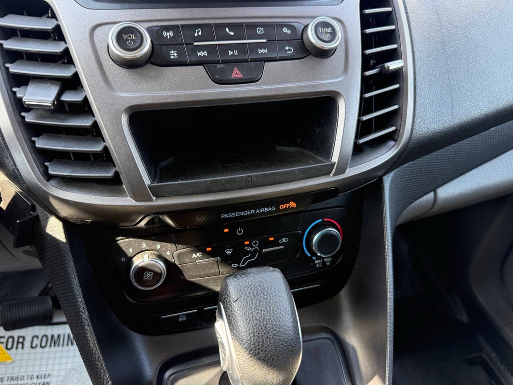 Ford Transit Connect Van Vehicle Full-screen Gallery Image 23