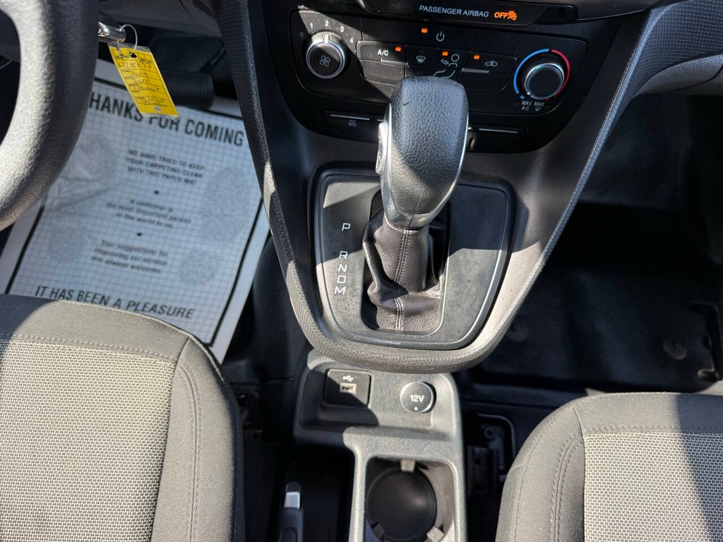 Ford Transit Connect Van Vehicle Full-screen Gallery Image 24