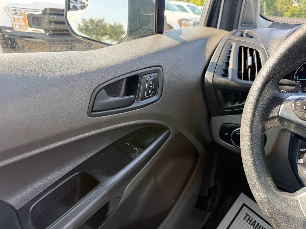 Ford Transit Connect Van Vehicle Full-screen Gallery Image 25