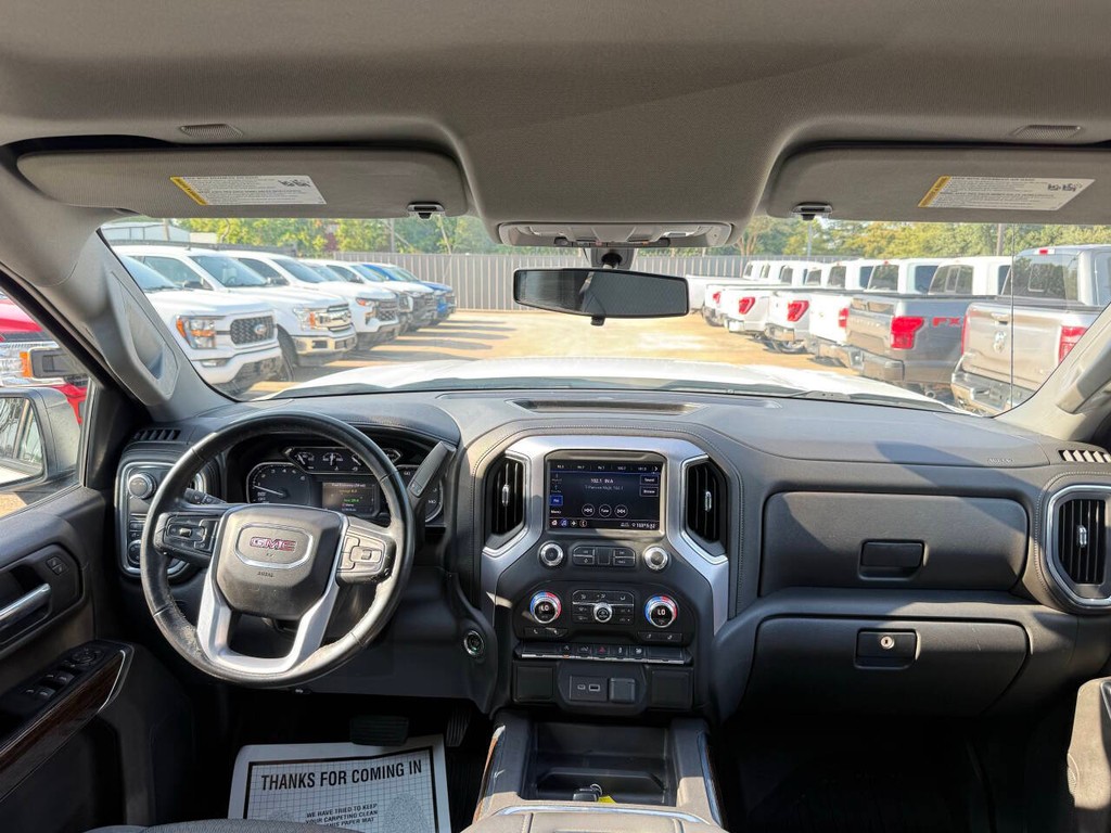 GMC Sierra 1500 Vehicle Full-screen Gallery Image 17