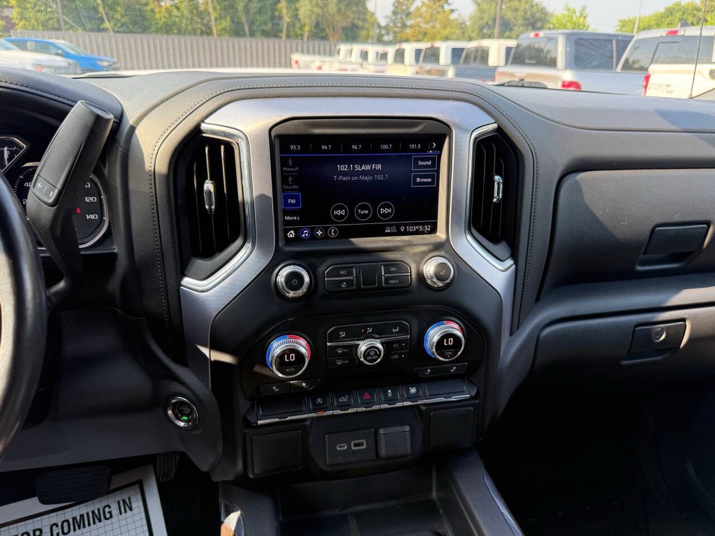 GMC Sierra 1500 Vehicle Full-screen Gallery Image 24