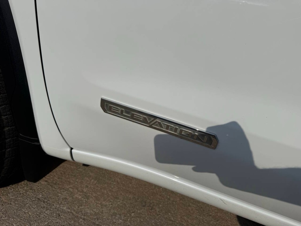 GMC Sierra 1500 Vehicle Full-screen Gallery Image 36