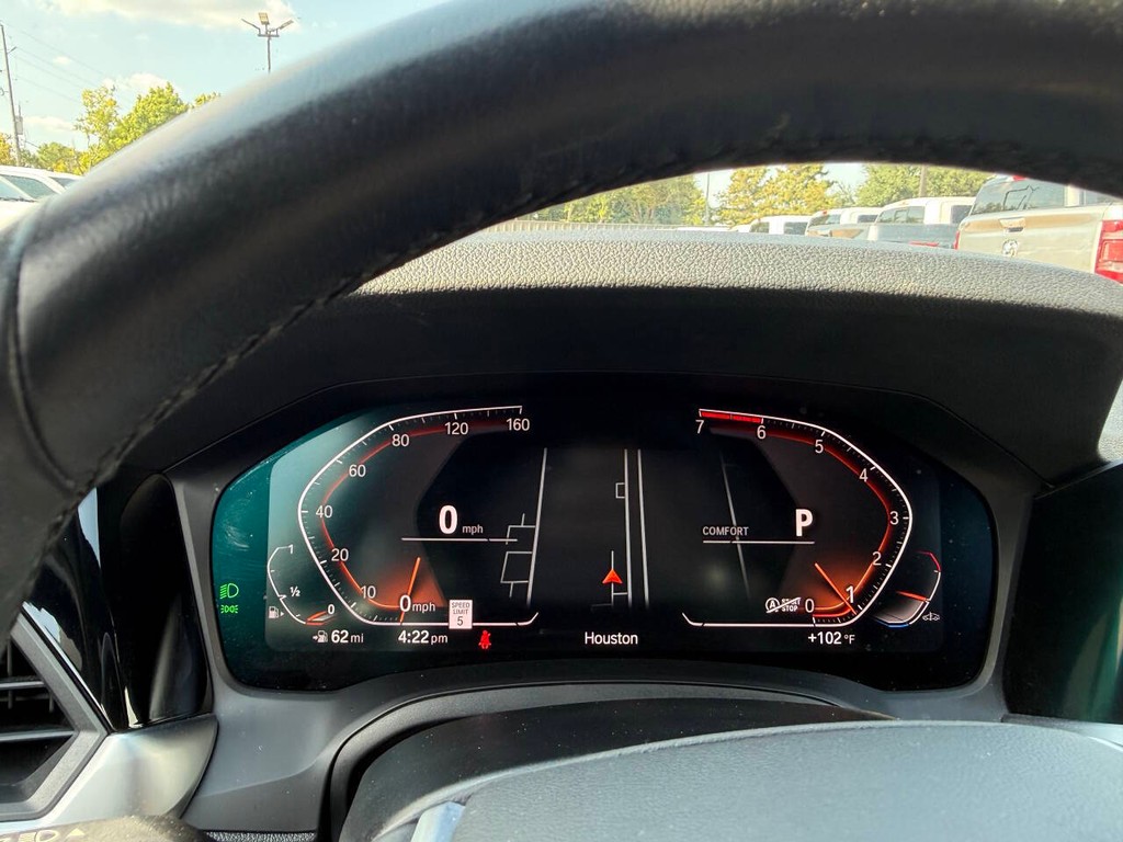 BMW 3 Series Vehicle Full-screen Gallery Image 31