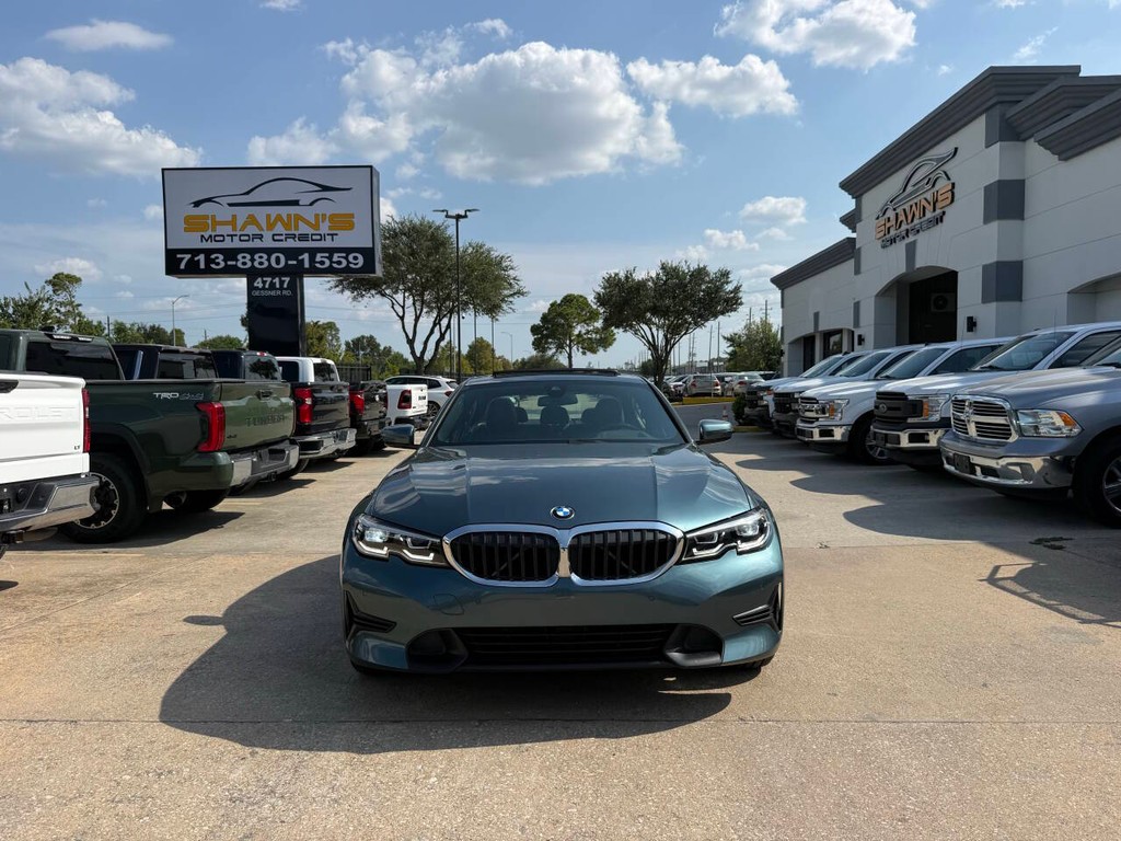 BMW 3 Series Vehicle Full-screen Gallery Image 39
