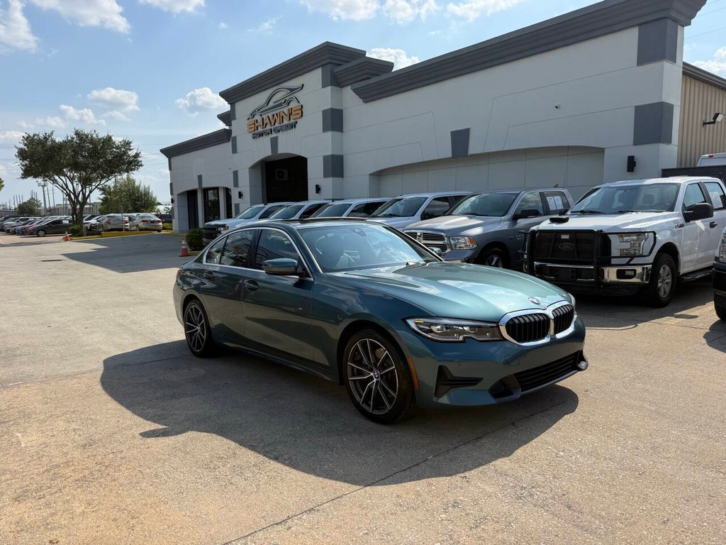 BMW 3 Series Vehicle Full-screen Gallery Image 40