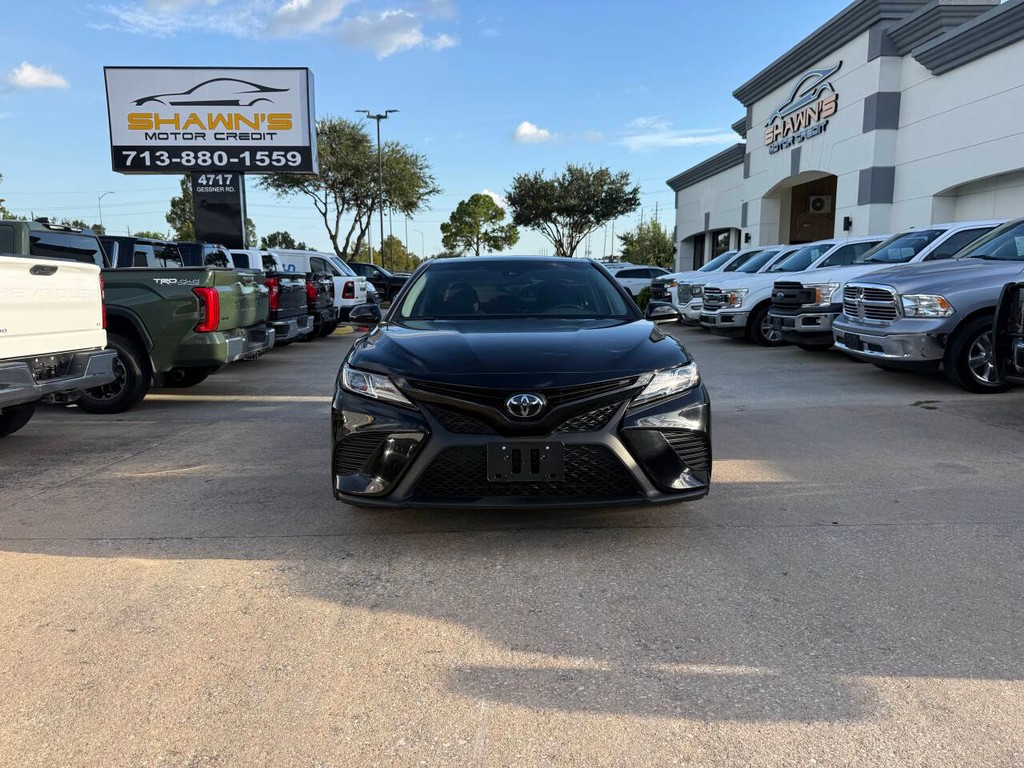 Toyota Camry Vehicle Full-screen Gallery Image 39