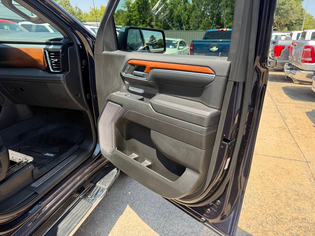 GMC Sierra 1500 Vehicle Full-screen Gallery Image 11