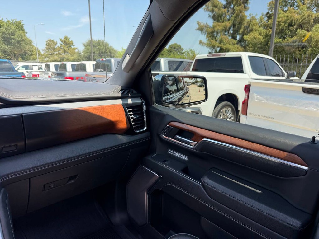 GMC Sierra 1500 Vehicle Full-screen Gallery Image 20