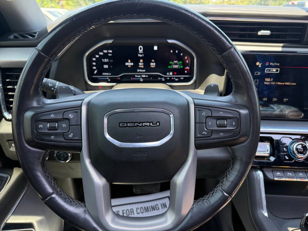 GMC Sierra 1500 Vehicle Full-screen Gallery Image 23