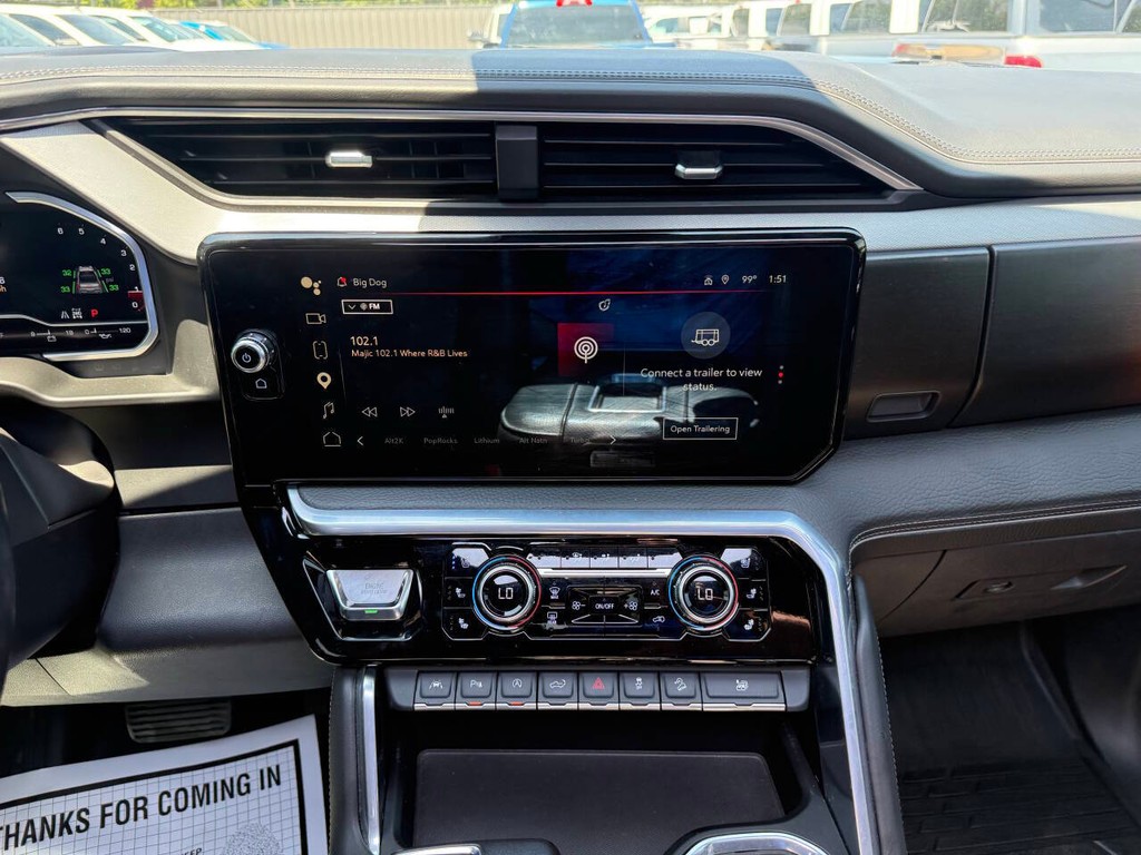 GMC Sierra 1500 Vehicle Full-screen Gallery Image 24