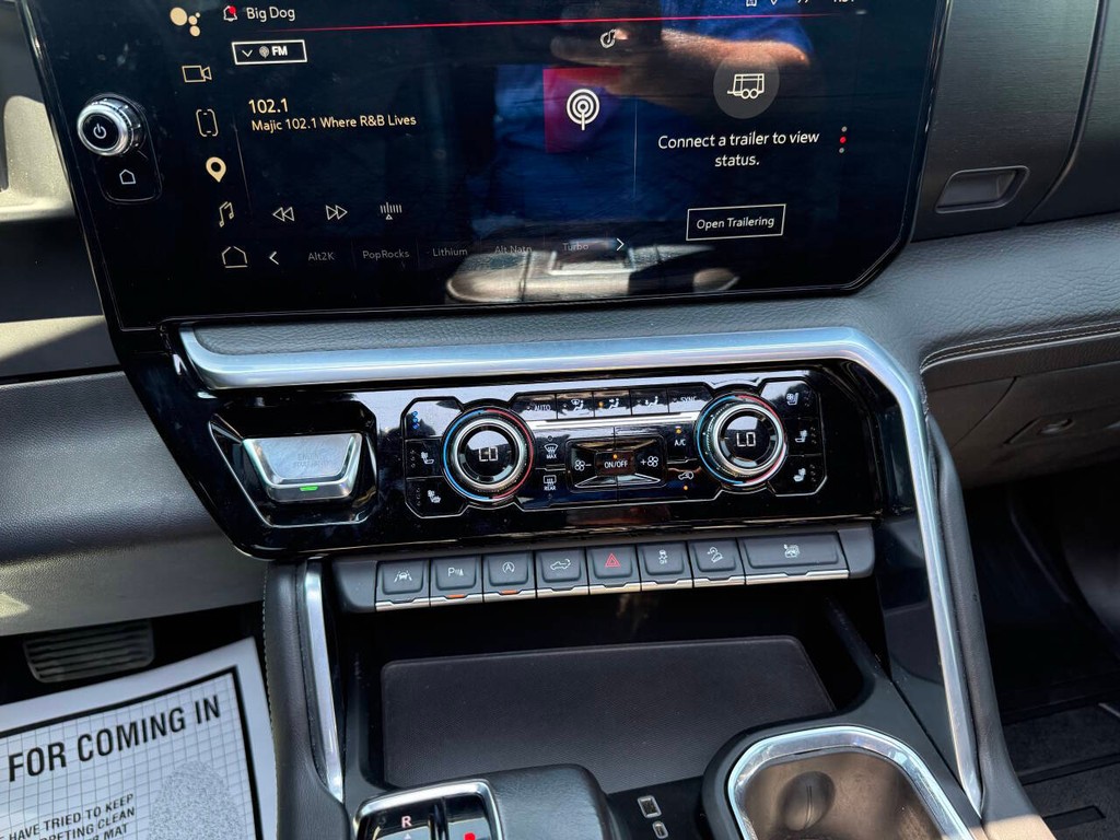 GMC Sierra 1500 Vehicle Full-screen Gallery Image 26