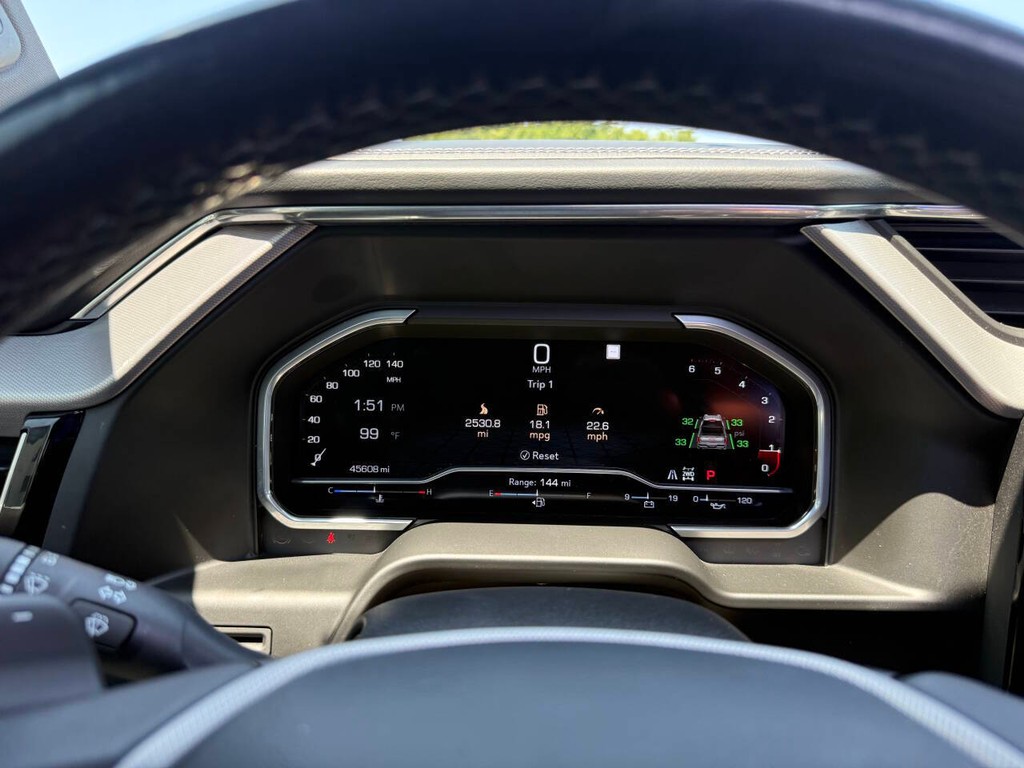 GMC Sierra 1500 Vehicle Full-screen Gallery Image 32