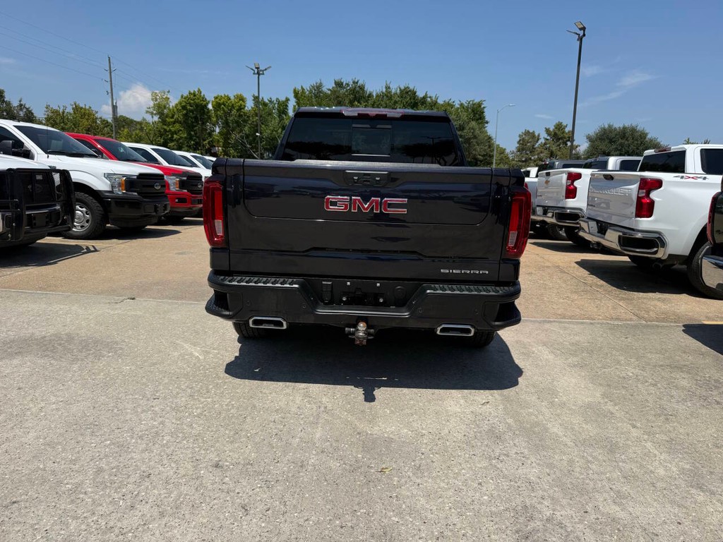 GMC Sierra 1500 Vehicle Full-screen Gallery Image 38