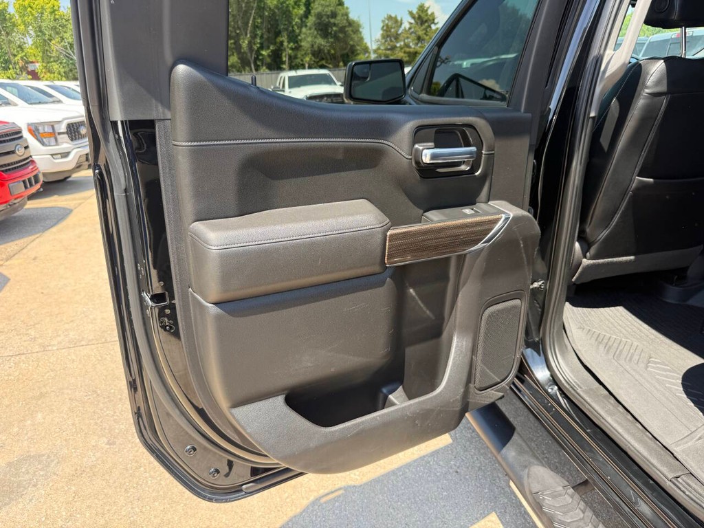 Chevrolet Silverado 1500 Vehicle Full-screen Gallery Image 14
