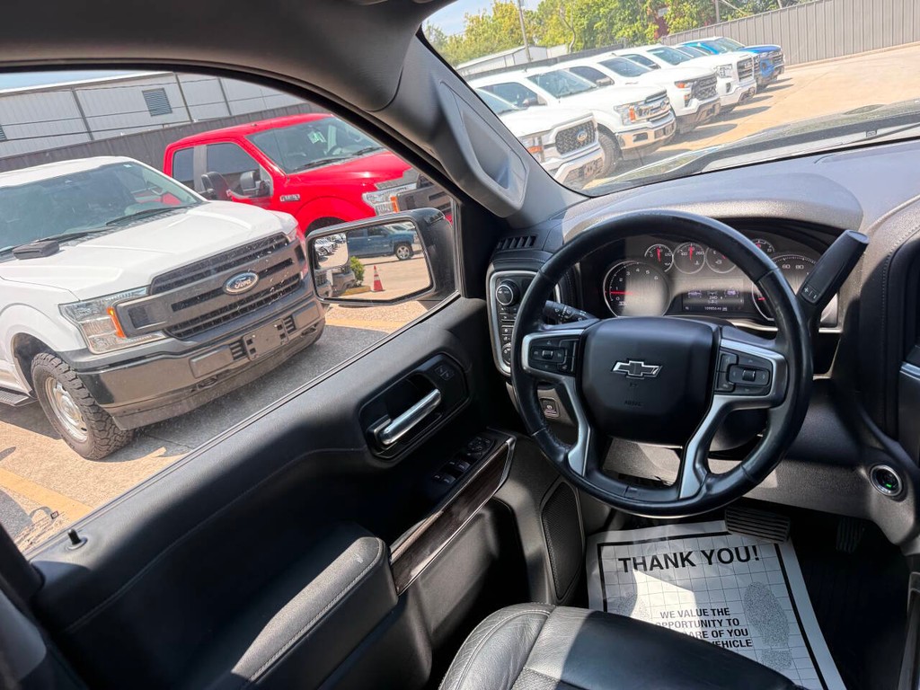 Chevrolet Silverado 1500 Vehicle Full-screen Gallery Image 19
