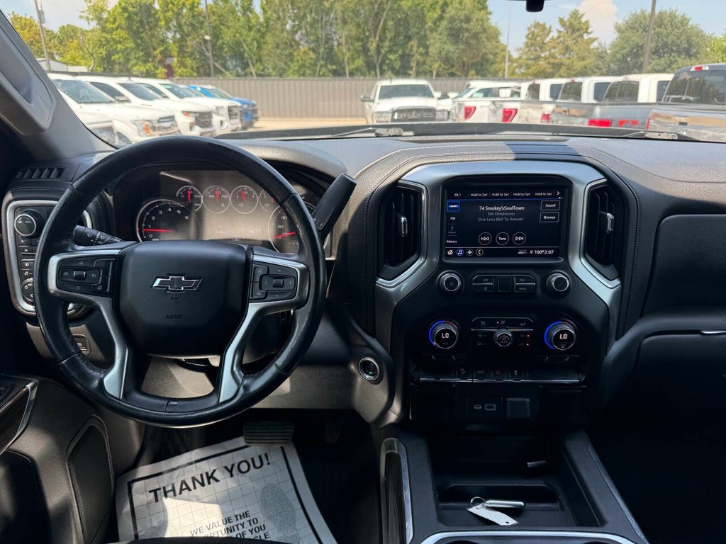 Chevrolet Silverado 1500 Vehicle Full-screen Gallery Image 21