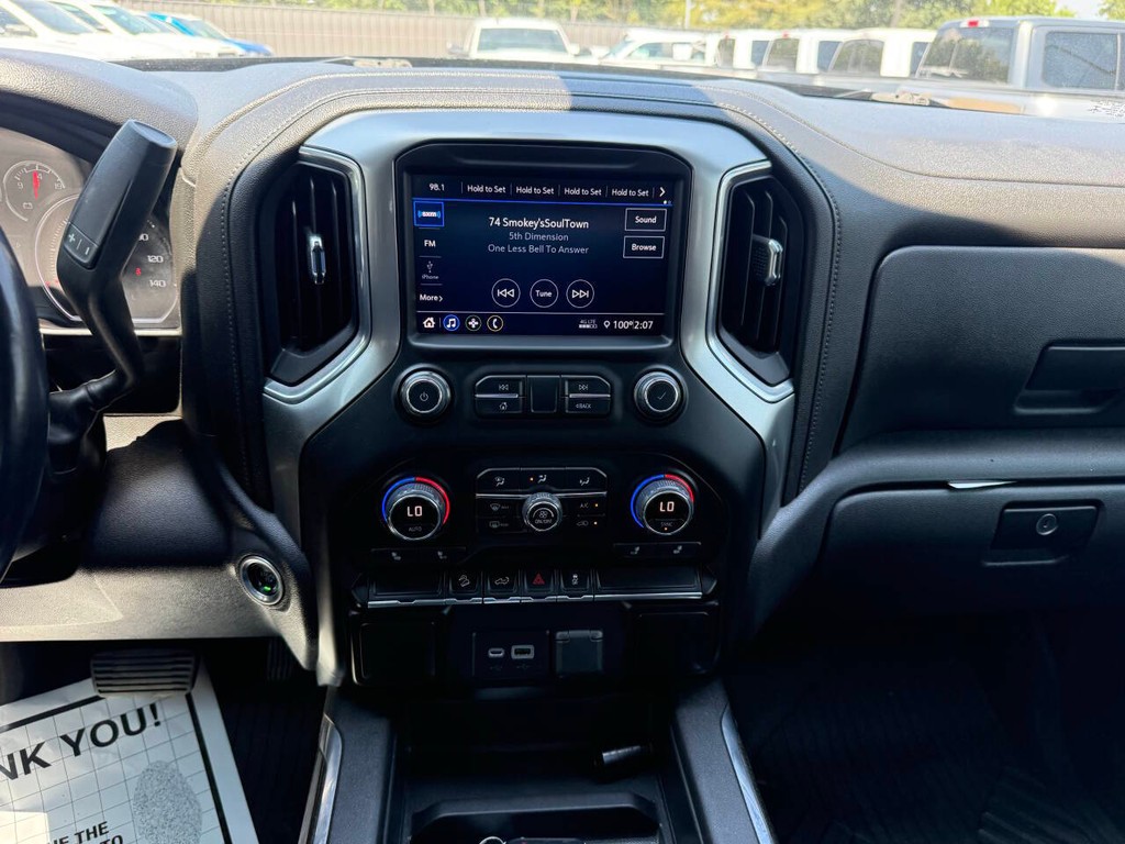 Chevrolet Silverado 1500 Vehicle Full-screen Gallery Image 24